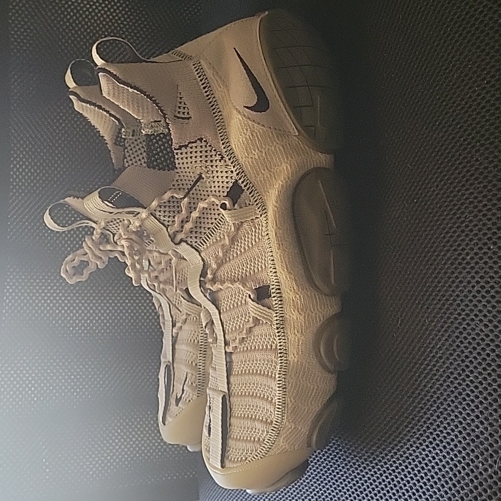 Nike ISPA